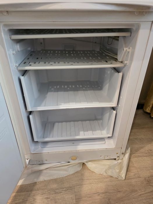 Продам холодильник срочно!