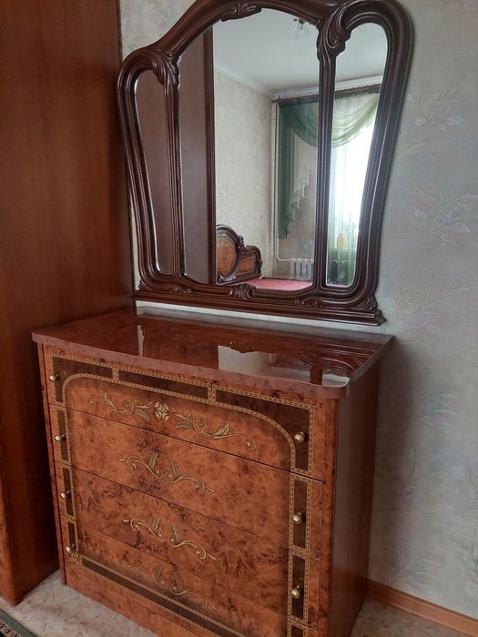 Спальный гарнитур