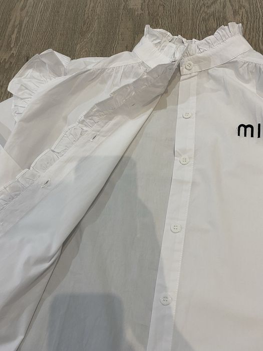 Продам Школьную блузку новую