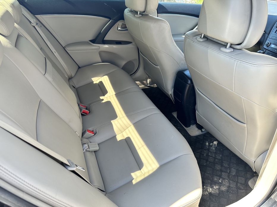 НА ЧАСТИ Тойота Авенсис 2.2D-CAT 150кс. Т27 2010г КОЖЕН САЛОН НА ЧАСТИ