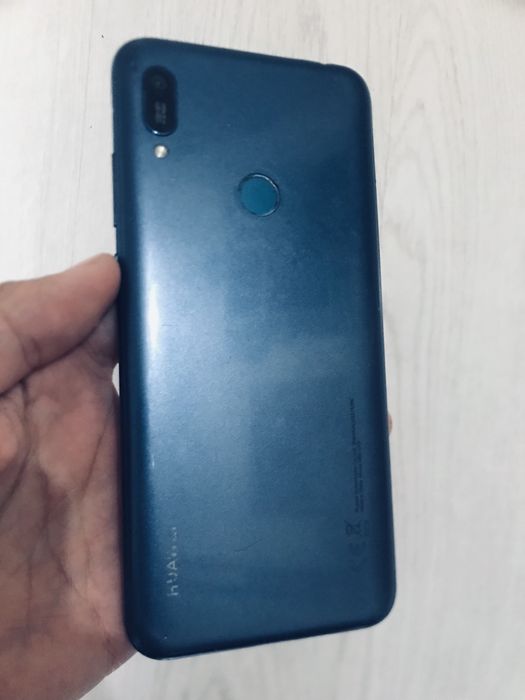 HUAWEI Y6 смартфон