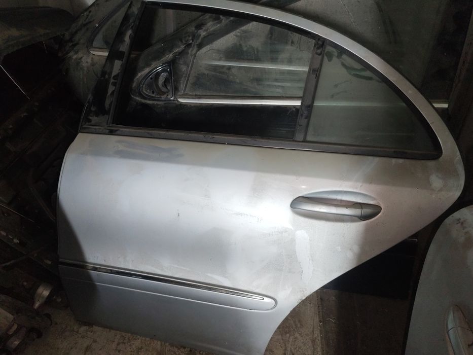 Продам двери на Мерседес w211 e class w 220 s class