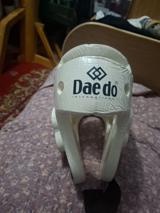 Продам шлем для каратэ и для таэквондо