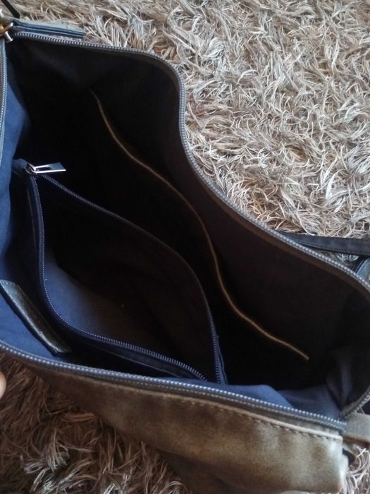 Продавам дамска чанта