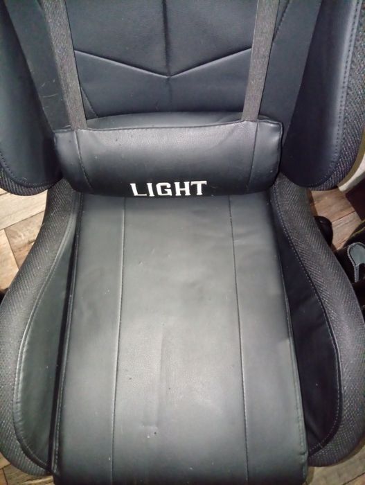 Продам игровое кресло Acron Light RGB