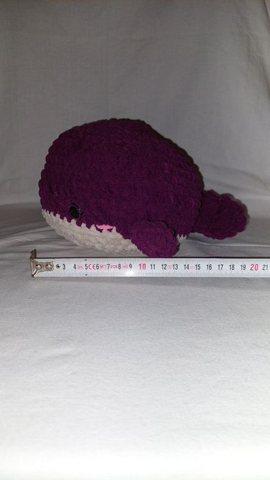 Ръчно плетена играчка - Кит