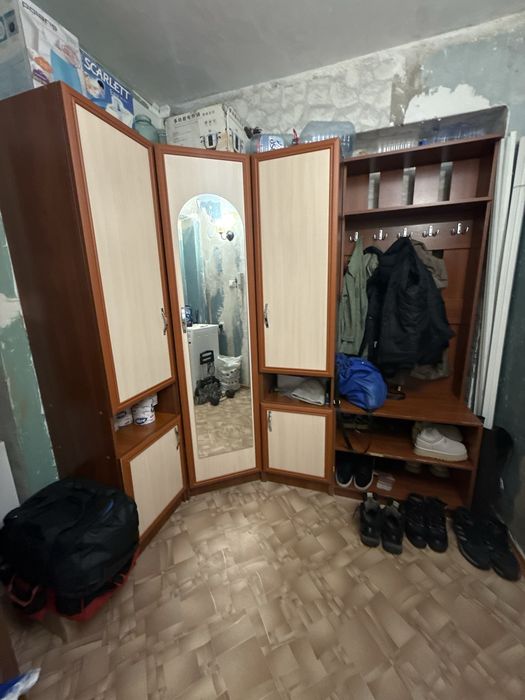 Шкаф в прихожую с зеркалом