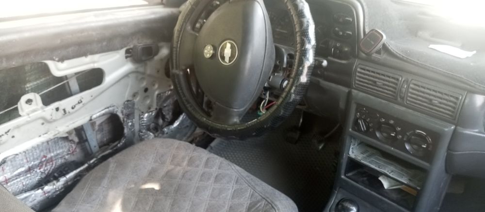 Продам машину нексия