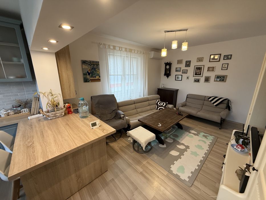 Ofer spre vanzare Apartament 3 camere in asociatie