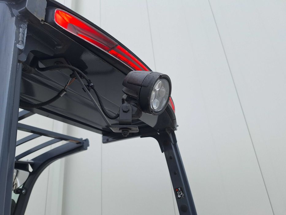 Електрокар Toyota 8FBE16T Дуплекс мачта със свободен ход - 3 300 мм