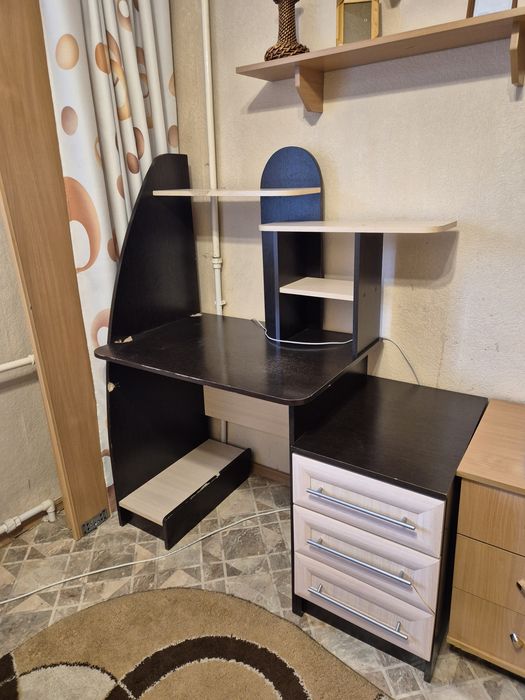 Отдам стол бесплатно