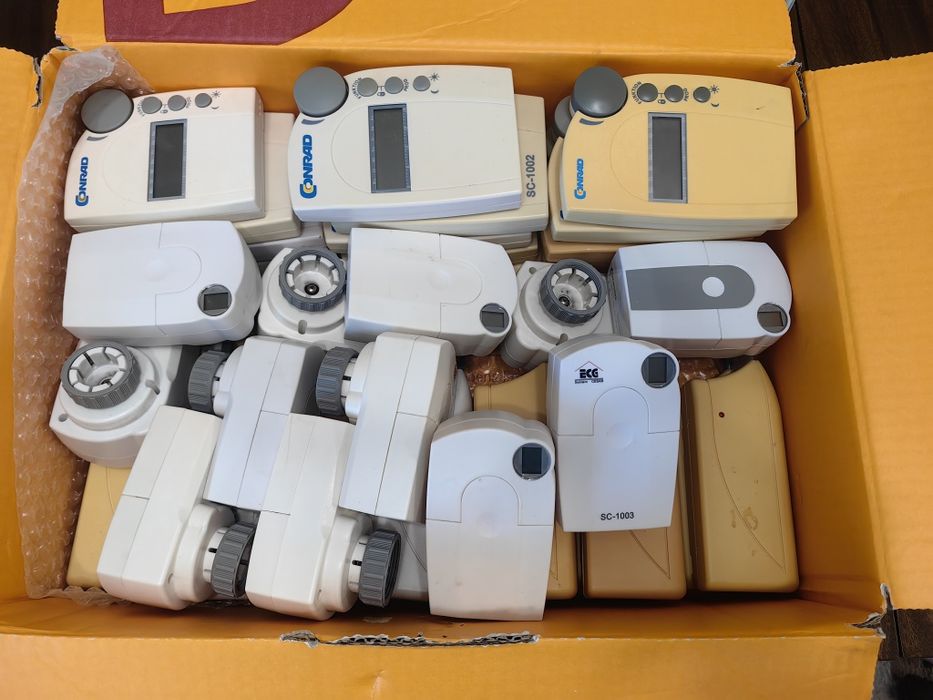 Моторни задвижки със стайни термостати и датчици за прозорци