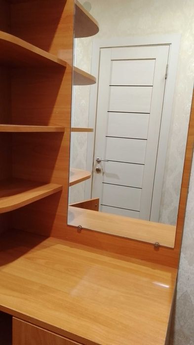 Продам прихожую б/у