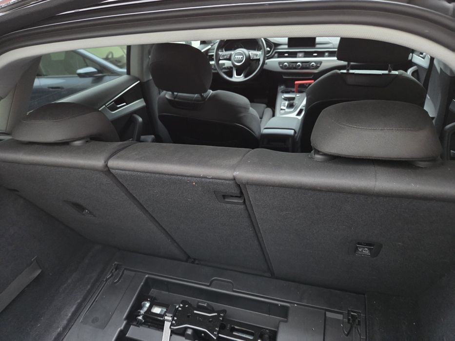 Audi A5 Sportback — avariat  spate — pentru reparatie / dezmembrare