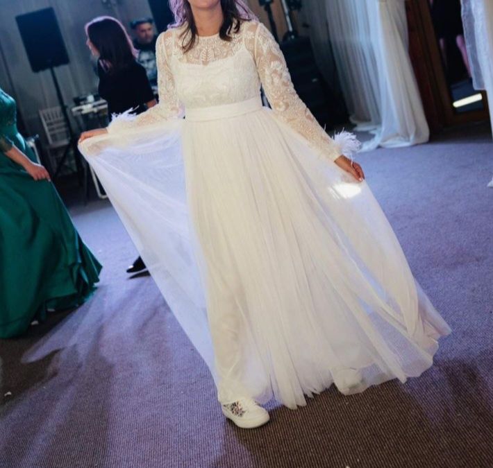 Rochie mireasă,mărimea M ,preț negociabil.