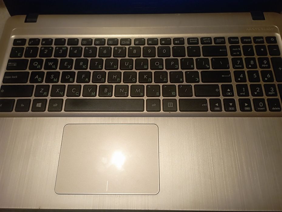 Ноут бук (переносной компьютер)