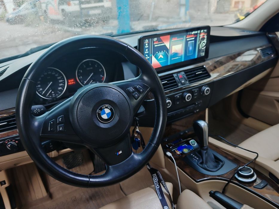 BMW 525i, автомат