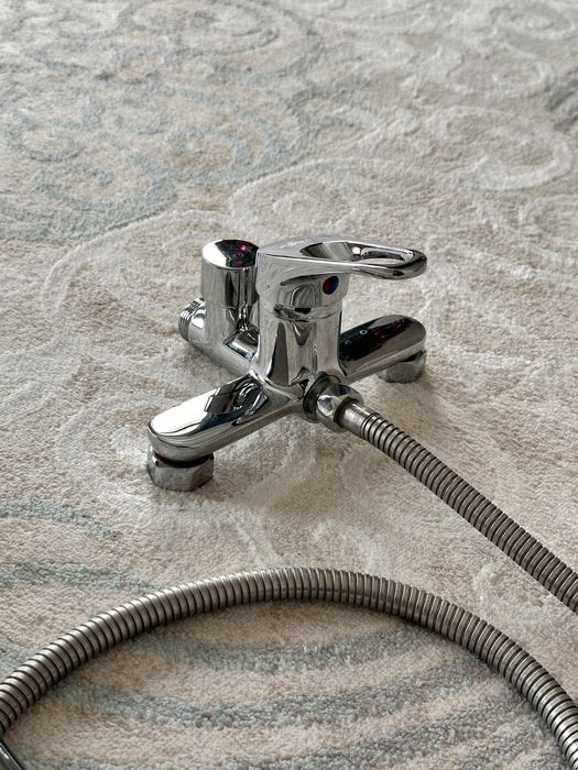 Смеситель, душевая стойка