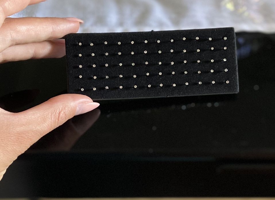 Piercing nas zirconiu alb