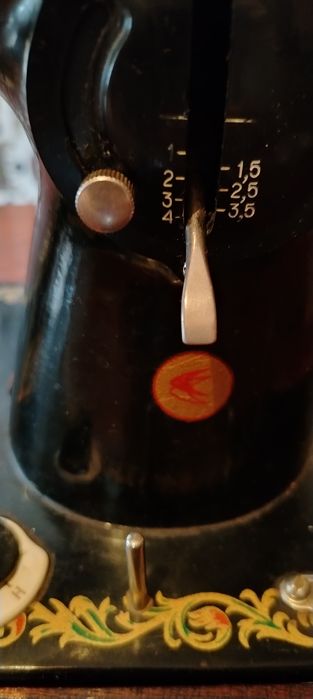 Продам швейную машинку.