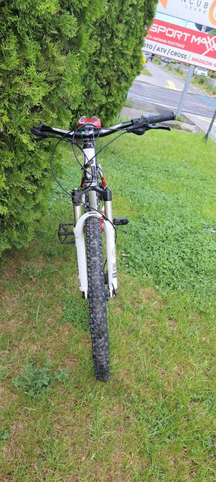Bicicleta MTB Cube Ams 100
