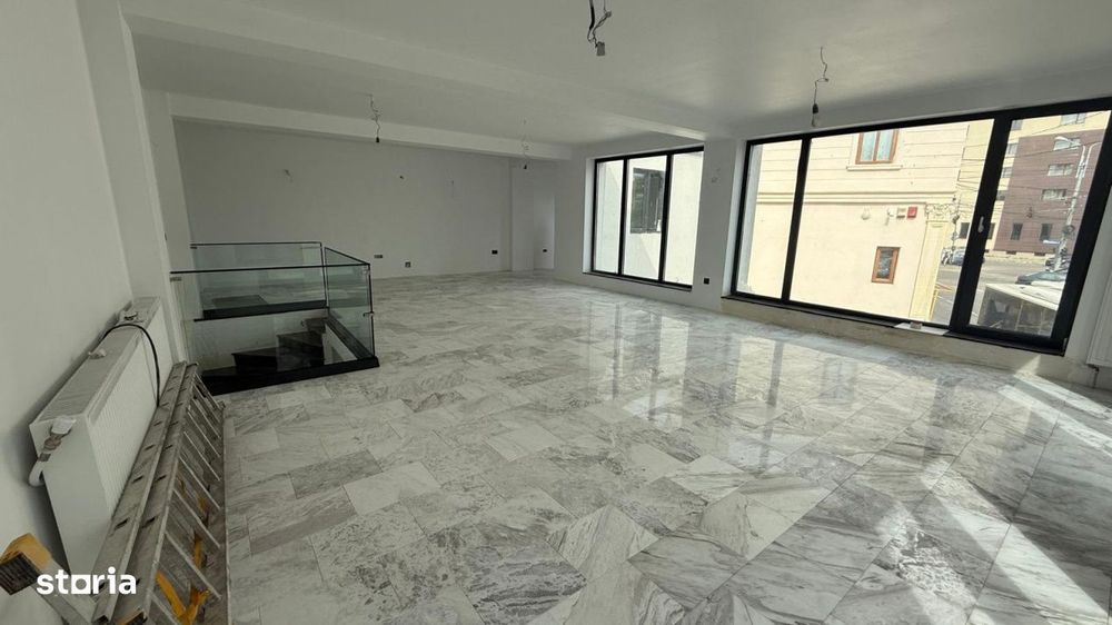 Spatiu comercial P+1, 184 mp, parcare, zona Central