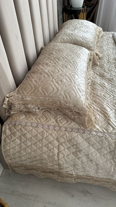 Покрывало с наволочками