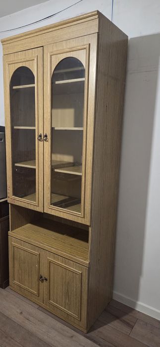Продам шкаф вместительный