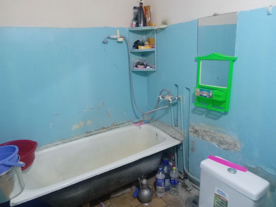 Зудлик билан сотилади 5 хона 5 этаж 9 этажли дом Бам шахарча