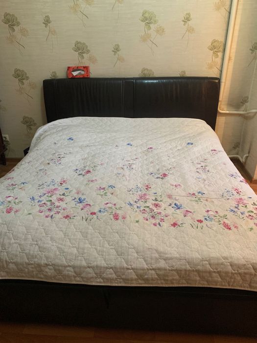 Кровать с матрасом