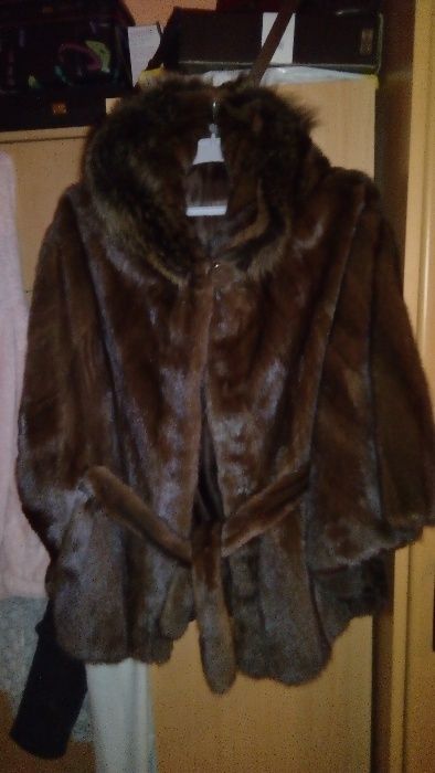 Vând haine blana naturala chinchila cu guler vulpe