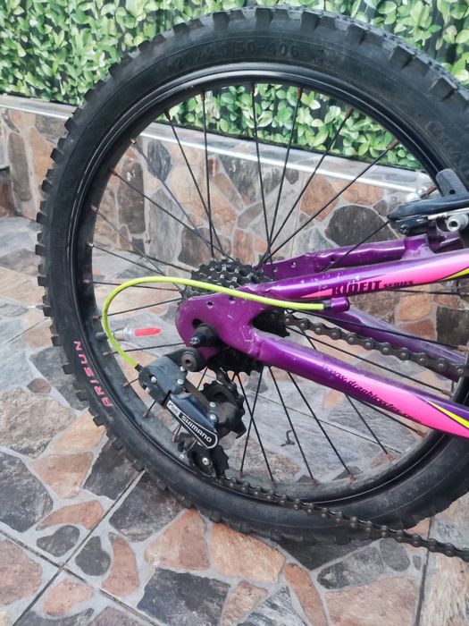 Продавам детско колело драг