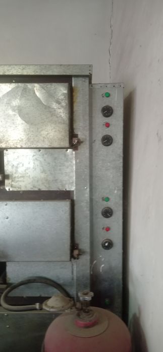 Buxanka va pishiriqlar uchun pech