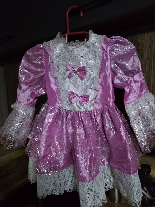 платья и костюмы