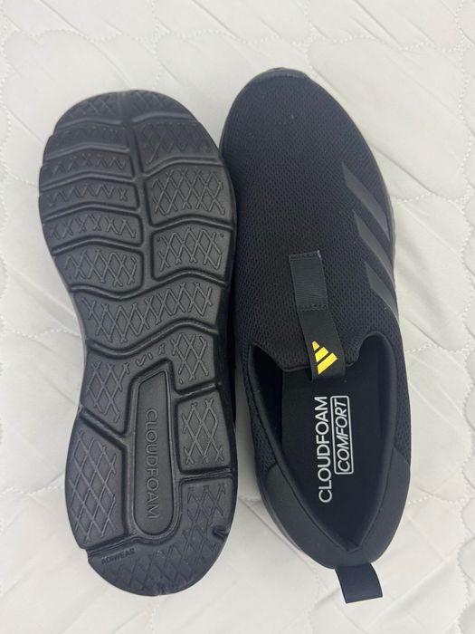 Adidas мъжки маратонки 44 размер  ( 28 см стелка  )