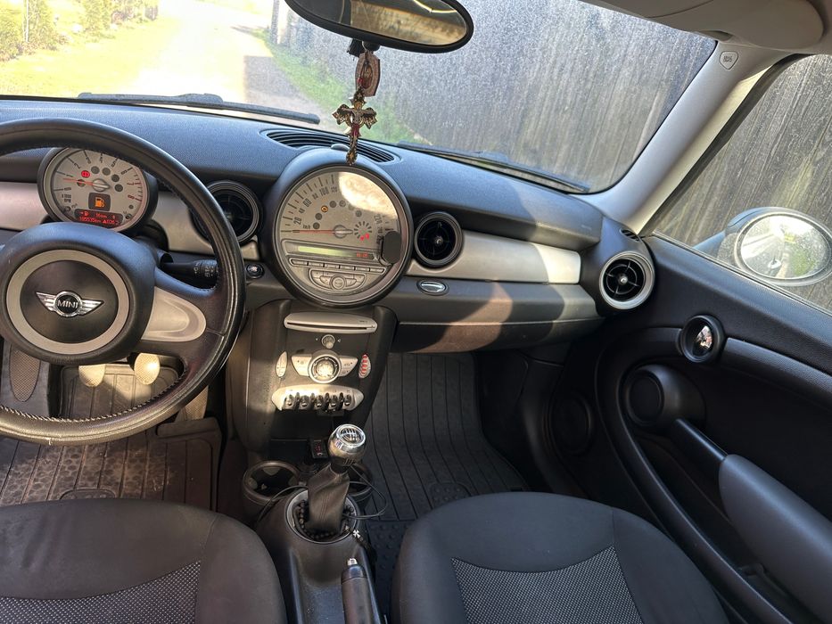 Mini cooper one,an 2008,185000 km,proprietar,preț 3000 euro
