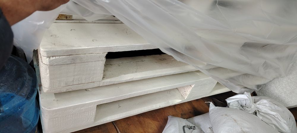 Палеты. Кровать. Фотозона.