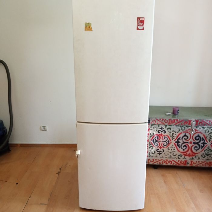 Холодильник LG большой