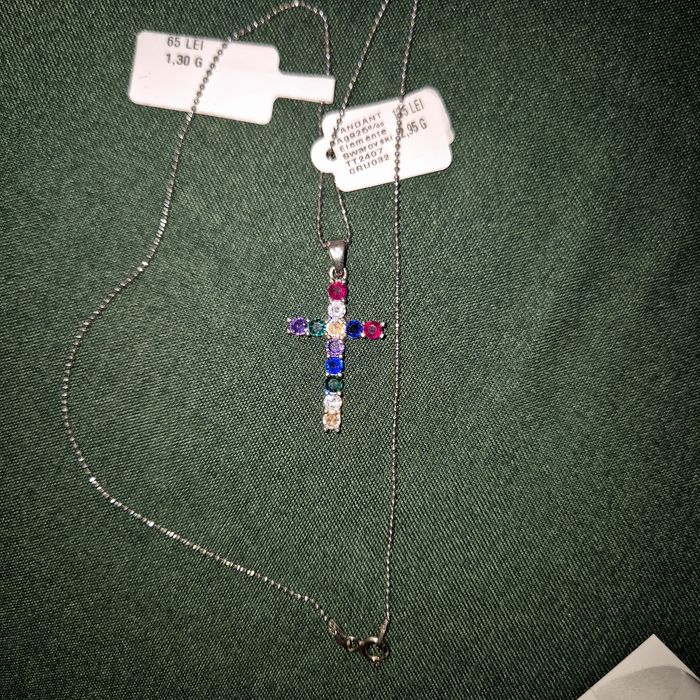 Lantisor de argint cu pietricele Swarovski