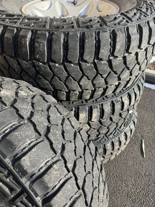 Продам резину с дисками 285/75/16