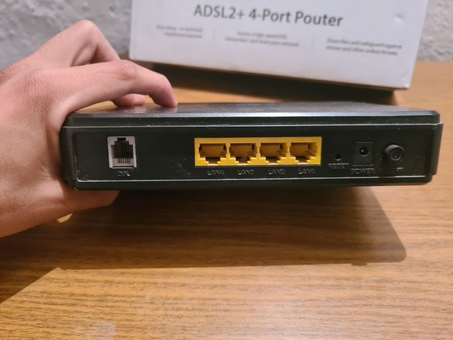 Продам роутер  tp-link  и  d-link