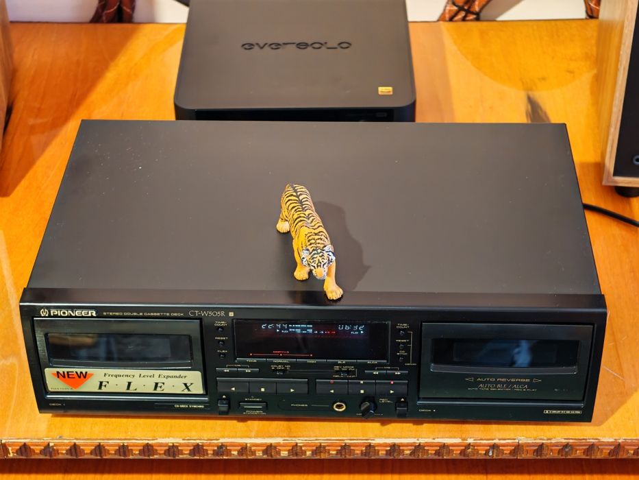 Pioneer CT-W505R. Dublu deck, autoreverse. Model superb. Preț fix !