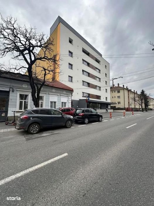 Vis a vis de noul sediu al Facultatii de Drept UBB - P-ta Cipariu