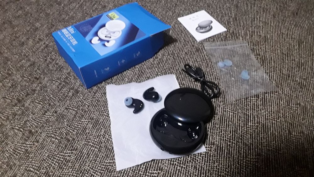 Casti bluetooth discrete in ear & sleep.