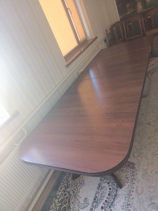 Продам стол 4м срочно