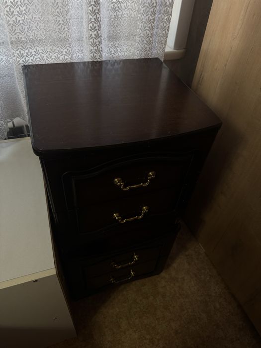 Продается 2 прикроватные тумбы