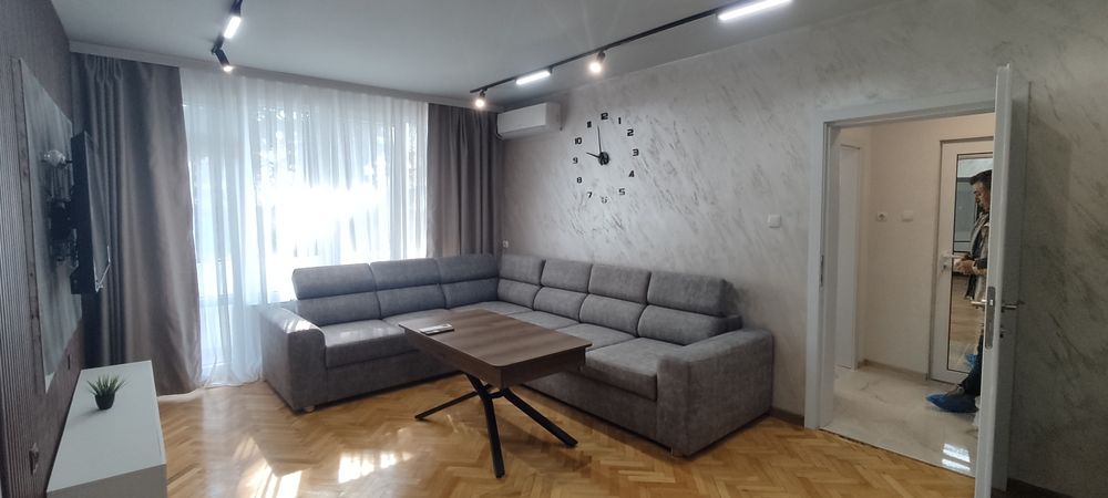 Дава се под наем Тристаен апартамент в Казанлък - 82 кв.м за 398.82 € - Снимка #16