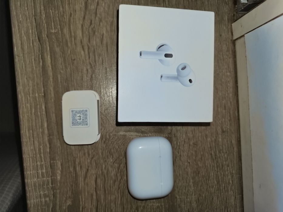 - AirPods Pro 3 -