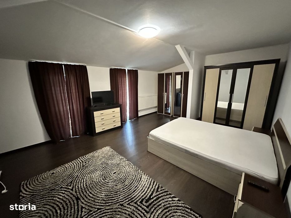 Apartament cu 3 camere de închiriat ( duplex)