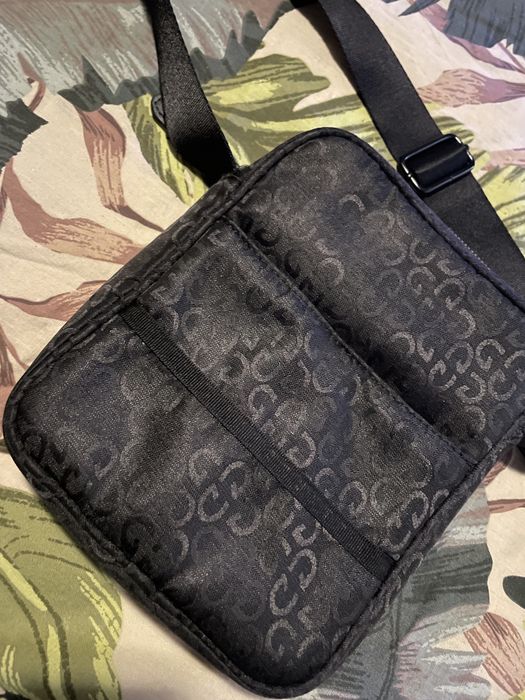 Мъжка чанта с дълга дръжка